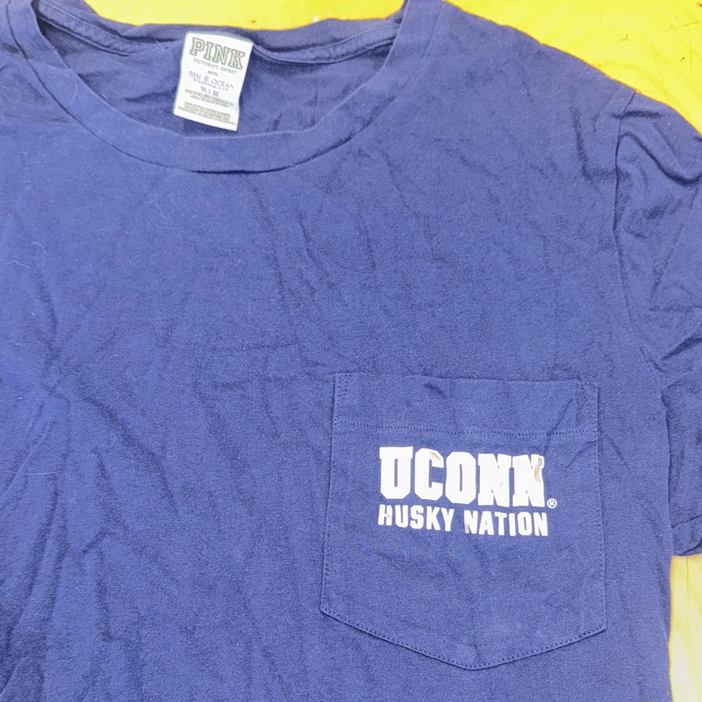 Victoria's Secret Pink  UCONN HUSKIES Navy T-Shirt